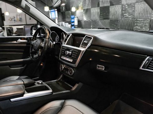 Used 2015 Mercedes-Benz ML 250 BlueTEC 4MATIC image 11
