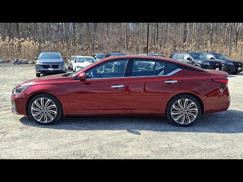 Used 2025 Nissan Altima 2.5 SL FWD image 5