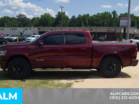 Used 2019 RAM 1500 Laramie AWD/4WD image 12