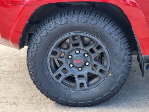 Used 2024 Toyota 4Runner SR5 Premium w/ Moonroof Package RWD image 10