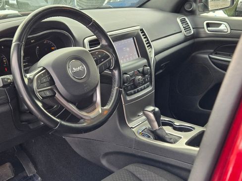 Used 2021 Jeep Grand Cherokee Laredo image 21