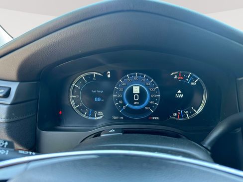 Used 2020 Cadillac Escalade ESV Premium Luxury AWD/4WD image 18