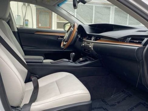 Used 2015 Lexus ES 300h 300h image 17