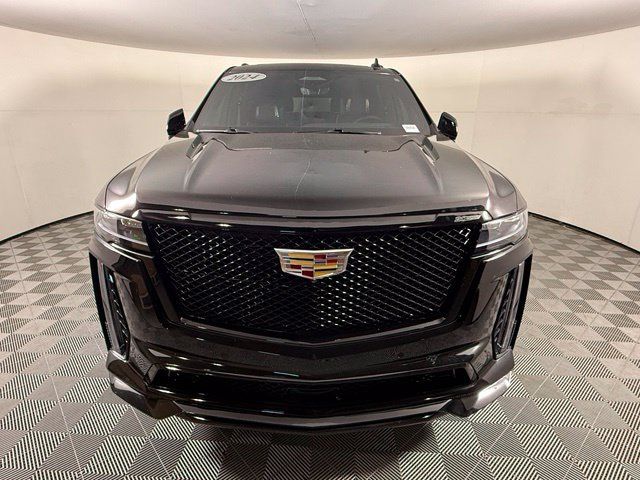 Used 2024 Cadillac Escalade ESV V AWD/4WD image 10