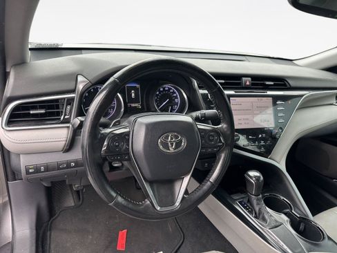 Used 2018 Toyota Camry SE w/ Audio Package FWD image 10