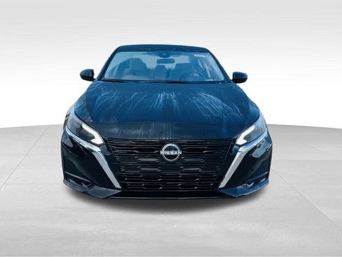 New 2025 Nissan Altima 2.5 SV image 2