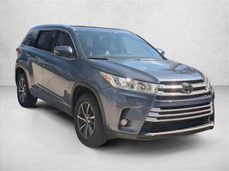 Used 2018 Toyota Highlander XLE video 3