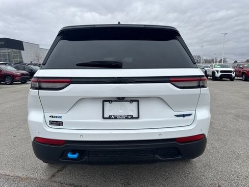 Used 2024 Jeep Grand Cherokee Trailhawk image 5