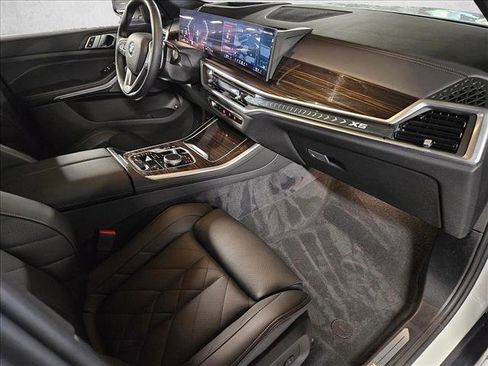 Used 2026 BMW X5 xDrive50e w/ Premium Package image 21