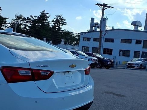 Used 2024 Chevrolet Malibu LT FWD image 25