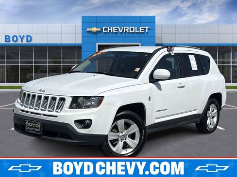 Used 2017 Jeep Compass Latitude image 1