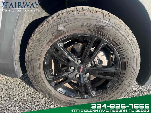 Used 2023 GMC Terrain AT4 image 33