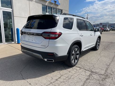 New 2026 Honda Pilot Touring image 5