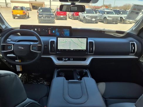 New 2026 Ford Expedition Active image 7