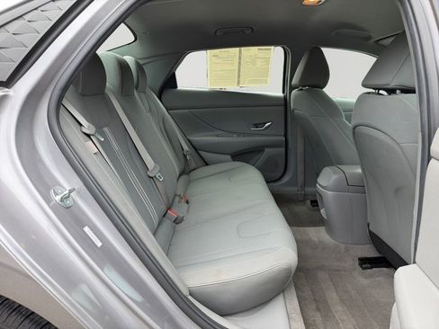 Used 2024 Hyundai Elantra SEL FWD image 13