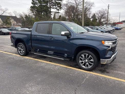 Used 2022 Chevrolet Silverado 1500 LT image 7