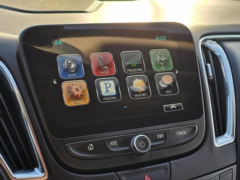 Used 2016 Chevrolet Malibu Premier image 8