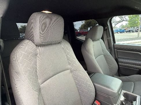 Used 2024 Toyota Tacoma SR5 AWD/4WD image 40