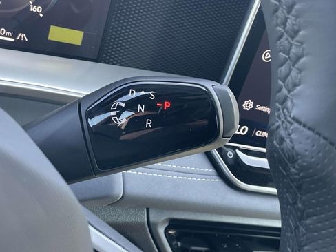 New 2026 Volkswagen Tiguan SE R-Line AWD/4WD image 30