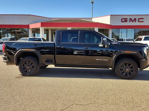 Used 2024 GMC Sierra 2500 AT4 w/ AT4 Premium Plus Package image 5