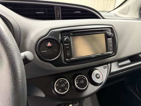 Used 2017 Toyota Yaris LE FWD image 12