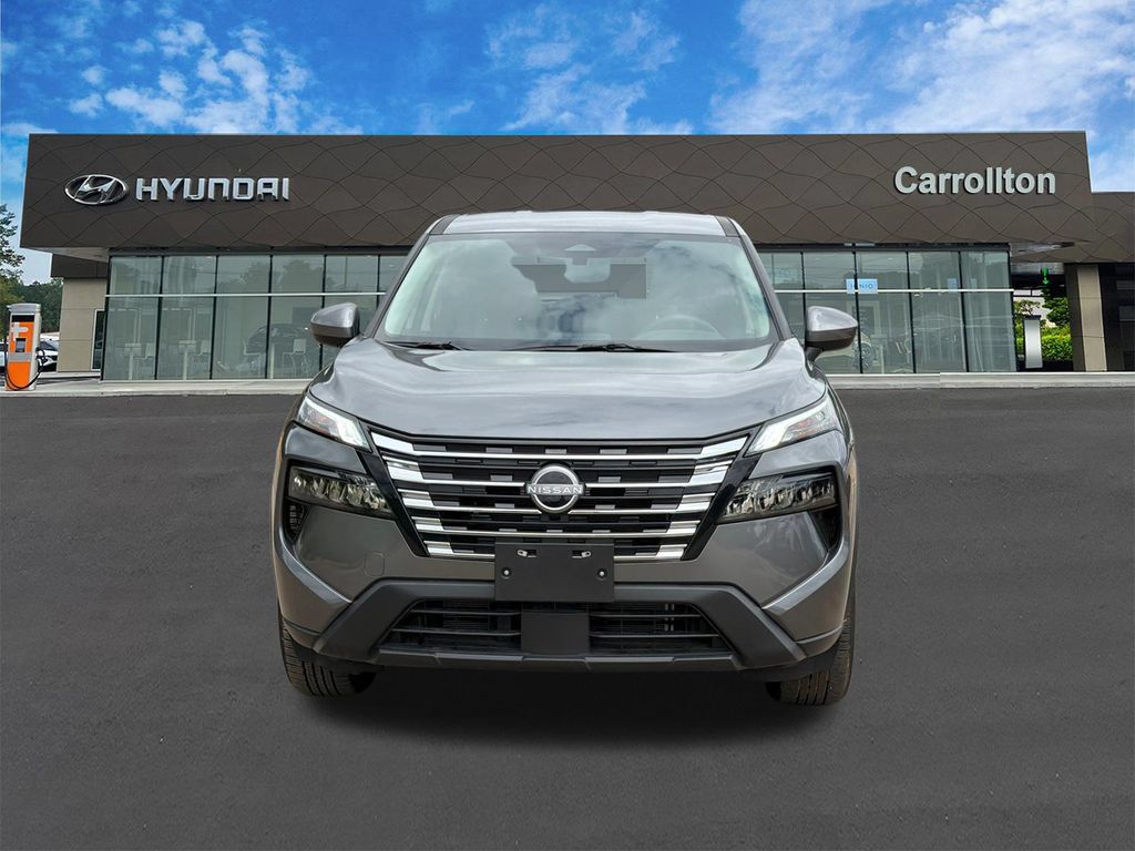 Used 2026 Nissan Rogue SV FWD image 2