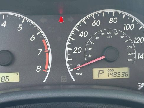 Used 2012 Toyota Corolla LE FWD image 28