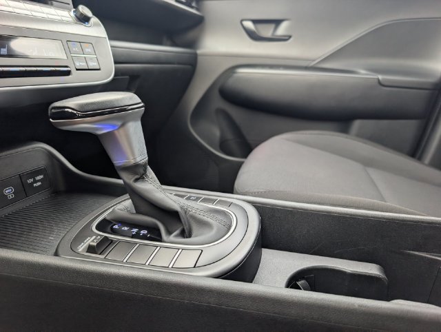 Used 2025 Hyundai Kona SEL FWD image 19