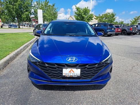 Used 2023 Hyundai Elantra SEL FWD image 3