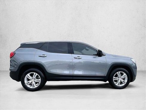 Used 2020 GMC Terrain SLE w/ LPO, Floor Liner Package image 5