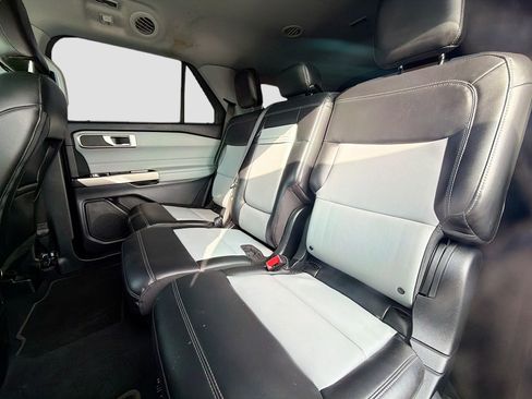 Certified 2023 Ford Explorer XLT w/ Equipment Group 202A image 29