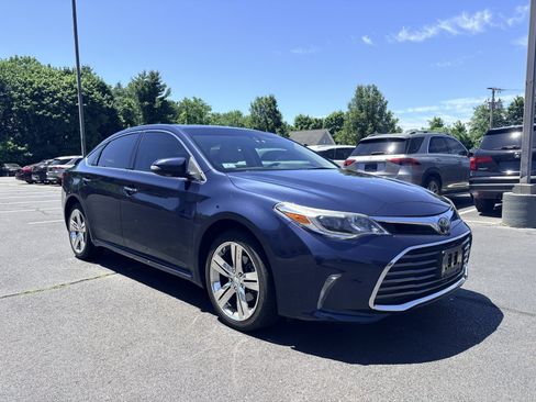 Used 2017 Toyota Avalon Limited w/ Carpet Mat Package FWD image 3