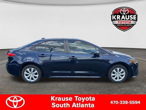 Used 2022 Toyota Corolla LE FWD image 9