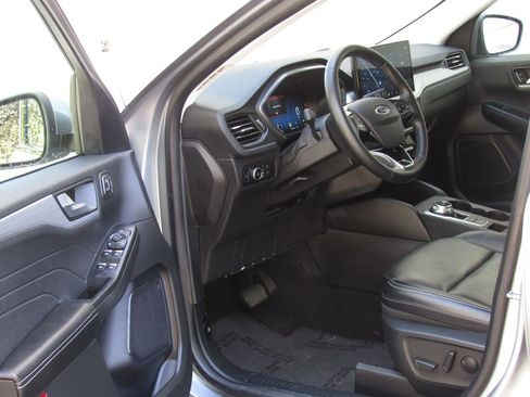 Used 2024 Ford Escape Platinum AWD/4WD image 10
