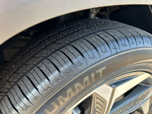 Certified 2023 Hyundai Tucson Limited AWD/4WD image 25