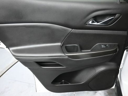 Used 2023 GMC Acadia SLT image 24