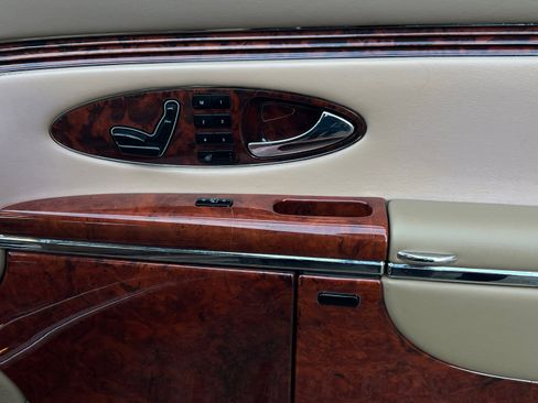 Used 2004 Maybach 57 image 23