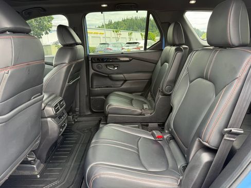 Used 2023 Honda Pilot TrailSport image 16