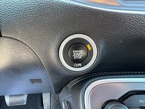 Used 2021 Dodge Challenger SXT image 18