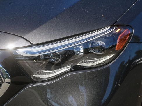 New 2025 Mercedes-Benz E 350 4MATIC Sedan image 7