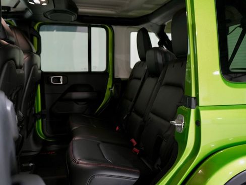 Used 2019 Jeep Wrangler Unlimited Rubicon w/ Dual Top Group image 28