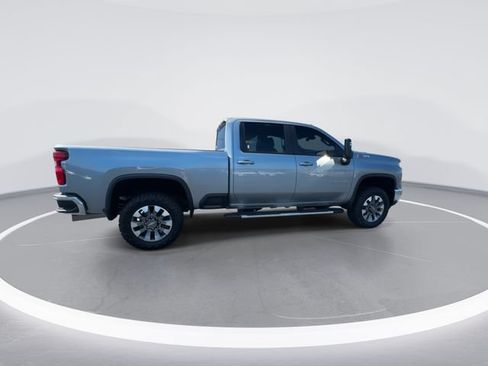 Used 2024 Chevrolet Silverado 2500 LT AWD/4WD image 9
