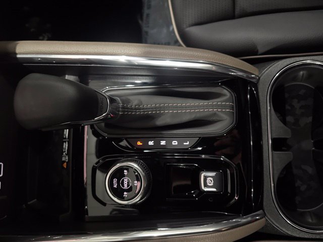 Used 2026 GMC Canyon Denali w/ LPO, Denali Black Edition AWD/4WD image 26