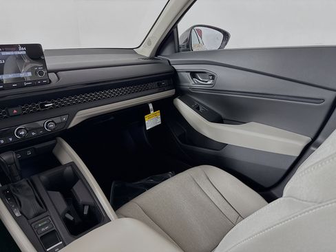 New 2025 Honda Accord SE image 27