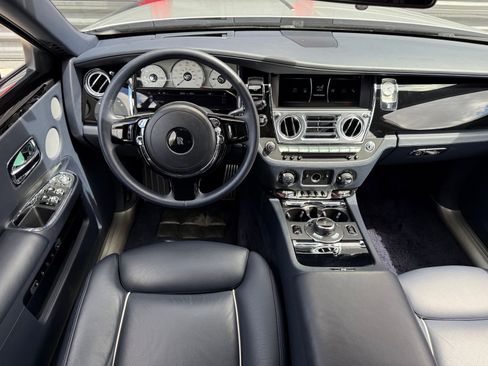 Used 2020 Rolls-Royce Ghost image 32