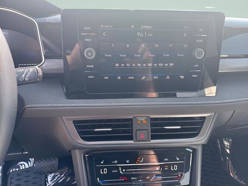 New 2025 Volkswagen Taos SE image 14