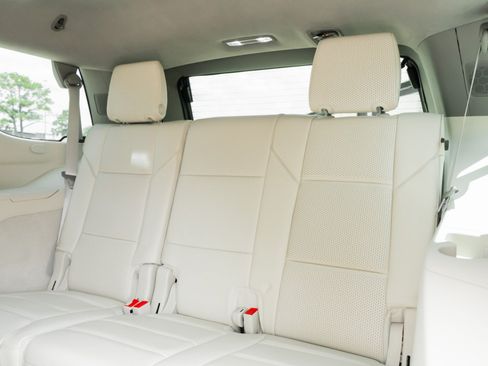 Used 2026 Cadillac Escalade Platinum Sport w/ LPO, Floor Liner Package AWD/4WD image 31