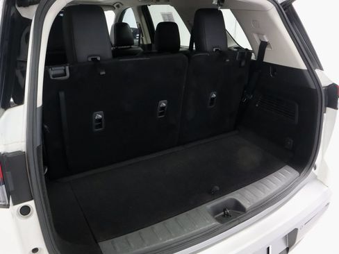 Certified 2024 Nissan Pathfinder Platinum AWD/4WD image 12
