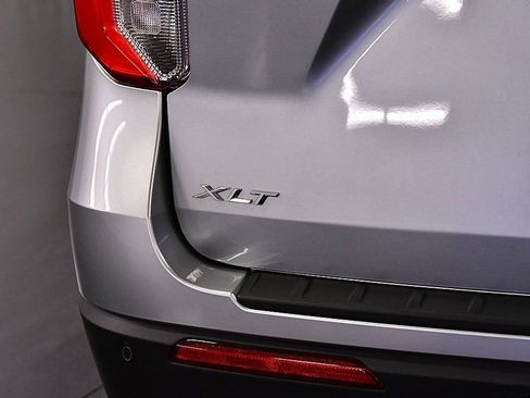 Used 2024 Ford Explorer XLT w/ Equipment Group 202A image 11