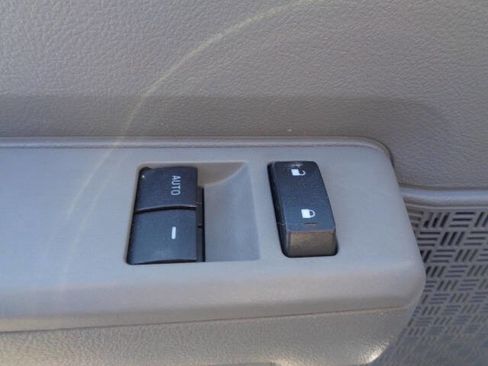 Used 2013 Ford E-350 and Econoline 350 XLT image 14